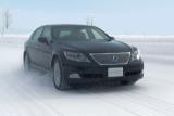 レクサス「LS600h／LS600hL」／雪道走行