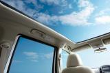 日産 新型 ラフェスタ パノラミックルーフ
