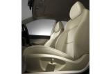 「2.0i Brighton」／運転席＆助手席8ウェイパワーシート