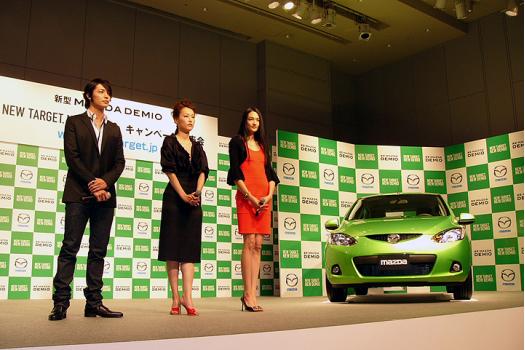 トークセッションの様子（左から：玉木宏さん、菊地凛子さん、富永愛さん）