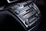 日産 エルグランド「3.5L ハイウェイスター スタイリッシュシルバーレザー」／ブラッククオーツ調パネル