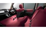 スバル ステラカスタム「RS S-EDITION」／専用ボルドー色シート表皮