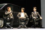 トヨタ 新型「ヴォクシー」発表記念イベントにて（左から、布袋寅泰さん、反町隆史さん、浅野忠信さん）