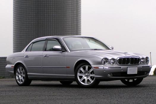 ジャガーのXJシリーズは値落ちが大きく3年後には新車価格の半額で中古車が買える！
