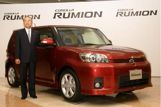 トヨタ 新型 カローラ ルミオン とトヨタ自動車 渡辺社長