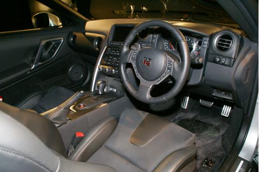 日産 新型 GT-R　インテリア