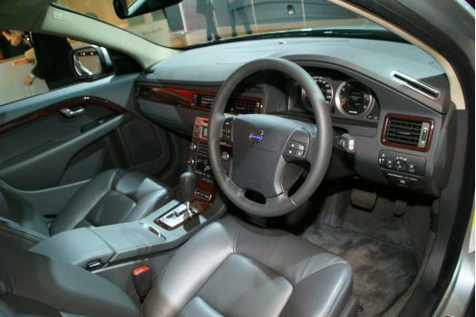 ボルボ 新型 XC70 インパネ