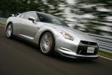 新型 NISSAN GT-R 走り／フロント