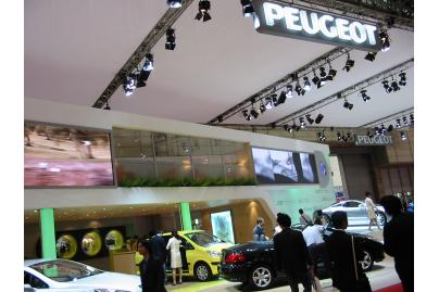 フランス　プジョーブース