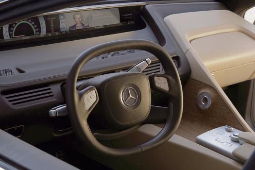 メルセデス・ベンツ F700 インパネ