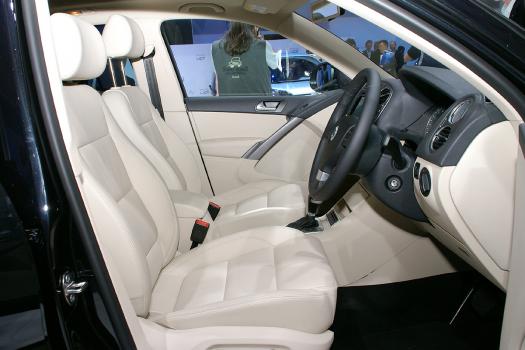 フォルクスワーゲン ティグアン(Tiguan)　フロントシート