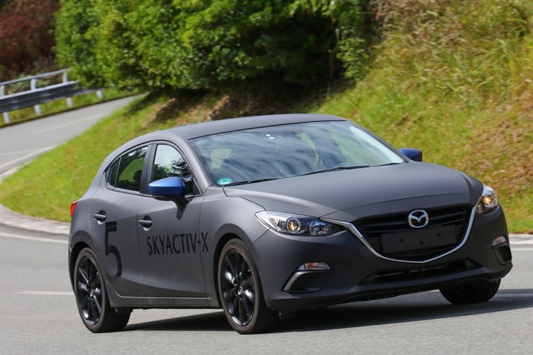 次期新型「マツダ アクセラ 」スカイアクティブX搭載プロトタイプ試乗