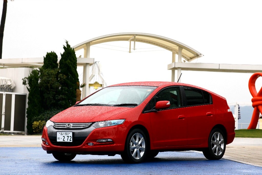 ホンダ インサイト新旧比較レビュー！新旧全く異なるクルマに