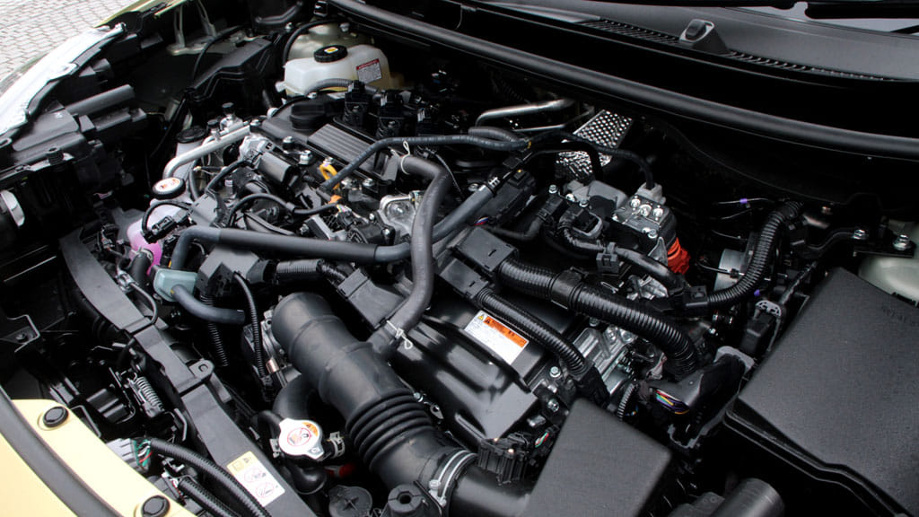 ヤリスクロスのエンジンルーム