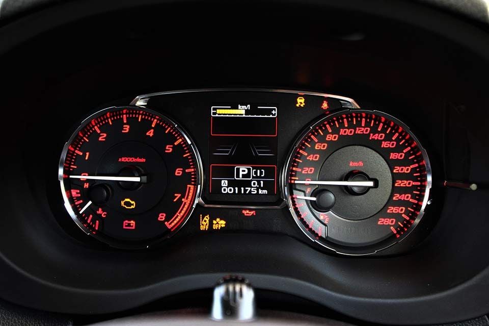 初代スバル WRX S4のメーター