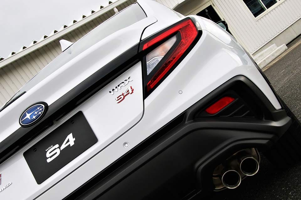 二代目スバル WRX S4のリヤエンド