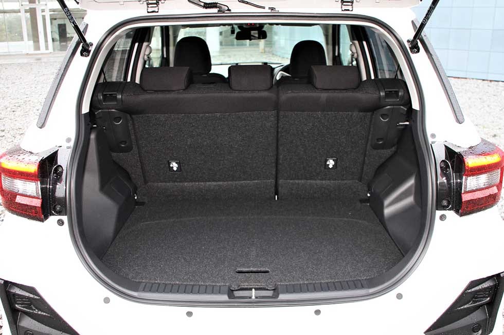 トヨタ ライズ ターボ車(改良前)の荷室