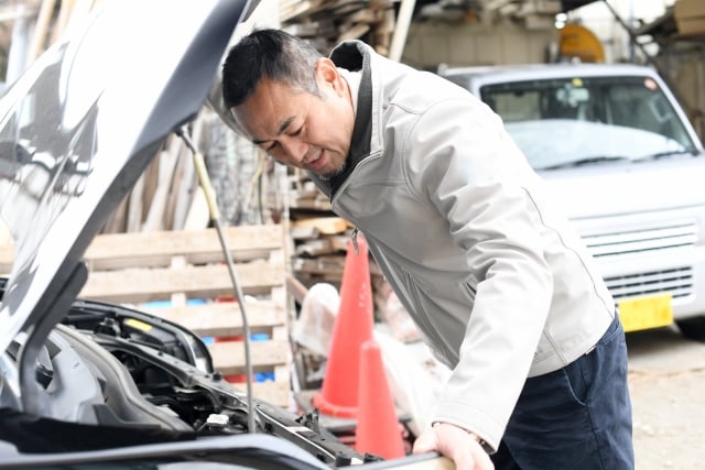 車のエンジンがかからないときの原因と対処法-整備士が解説