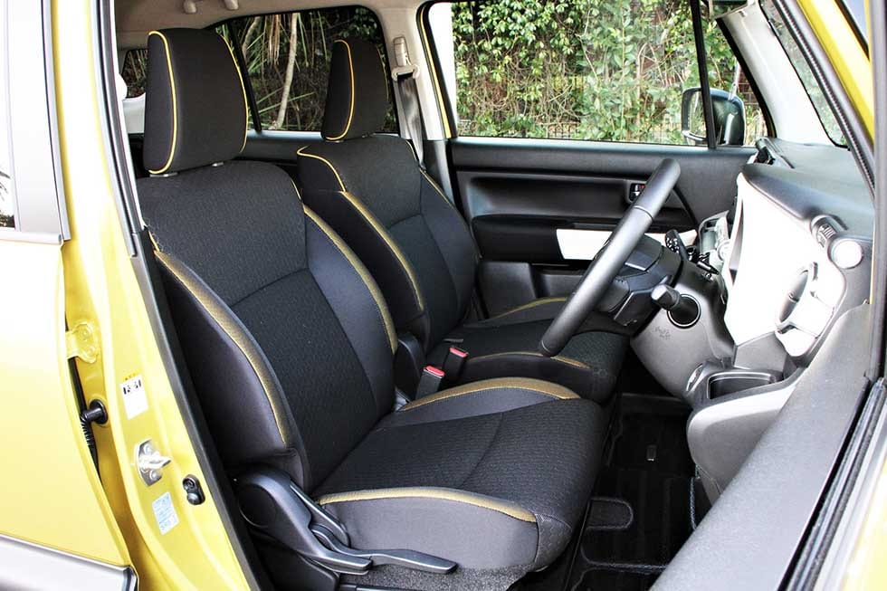 クロスビーのフロントシート