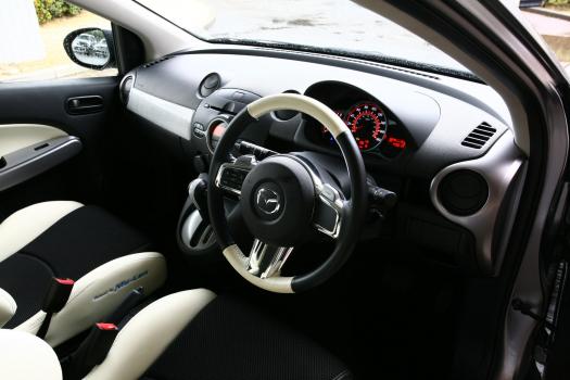 マツダ「デミオ マツダスピードコンセプト（参考出品車）」インパネ