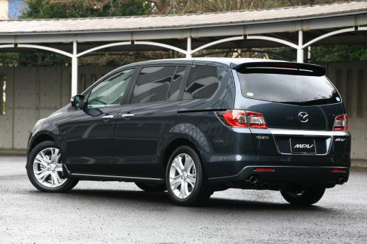 マツダ 新型MPV リアビュー