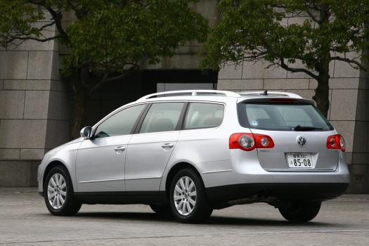 VW パサートヴァリアント TSI コンフォートライン　リアビュー