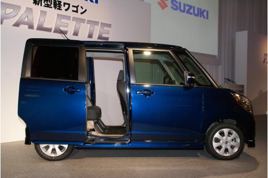 スズキ 新型 パレット 両側電動スライドドア