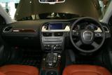 新型「アウディ A4」インテリア インストルメントパネル