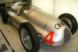 新型「アウディ A4」発表会 「Audi Forum Tokyo」Auto Union Type D インテリア インストルメントパネル