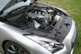 フロントに搭載されるGT-R専用 VR38DETT型エンジン