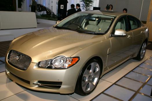 ジャガーXF SV8　エクステリア