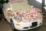 生花約4000本をあしらったフラワーニュービートル