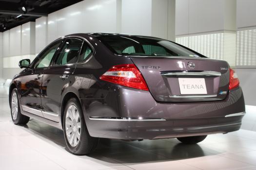 【6月デビュー！】日産 新型 ティアナ 日本仕様　リアビュー