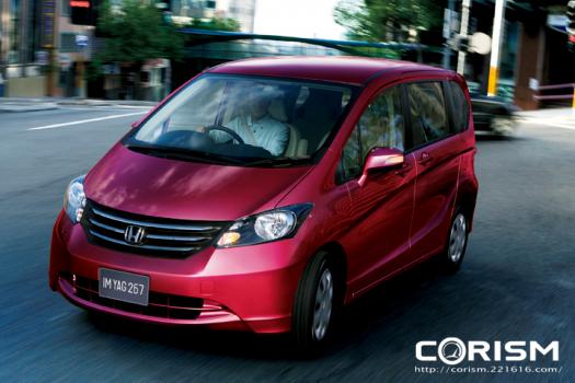 【ホンダ フリード画像集】走行（バスクレッド・パール）