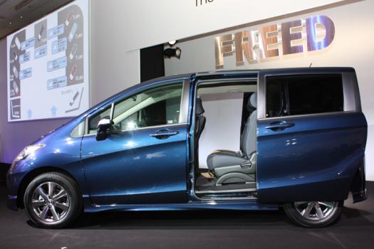 ホンダ 新型コンパクトミニバン「FREED（フリード）」  画像 エクステリア サイド