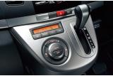 ダイハツ ムーヴカスタム「XC edition」 画像 インテリア オートエアコン（プッシュ式）シルバーセンタークラスター