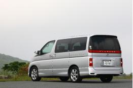 日産 エルグランド リヤ
