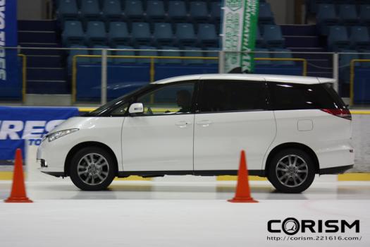 ミニバン専用スタッドレスタイヤ ウィンター・トランパス MK4「スケートリンク試走会」