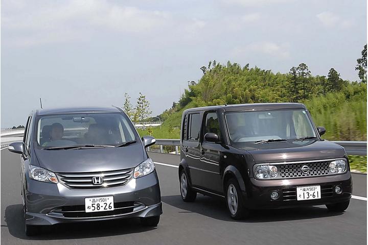 ホンダ フリード vs 日産 キューブ キュービック
