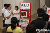 「母と子の楽ラク運転講習会〜お父さんも、ご一緒に!!〜」　イベント会場の模様(「AED」体験コーナーその1)