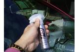 ガラスコートＧ３をガラス面に拭きつける