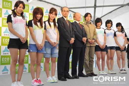 「首都高エコ・ロマンティックパーキング」イベントに登場したアイドルグループ「アイドリング!!!」