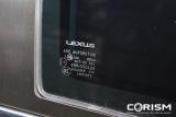 光岡自動車「ガリュー リムジン S50」　Bピラー埋め込みガラスはレクサス用を加工し使用