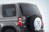 日産 KIX(キックス)　日産オリジナルデザインを採用した背面スペアタイヤのハーフタイプハードカバー