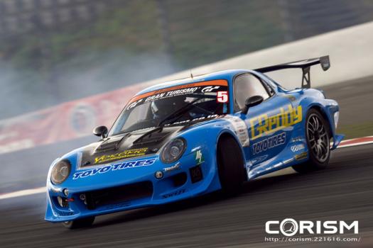 末永 正雄 選手が見事なドリフトで駆るFD3S RX-7（トラスト雨宮with TOYO）