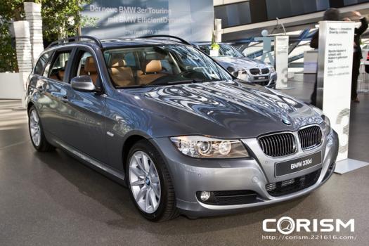 BMW WELT（BMW World）「BMW 330d」エクステリア フロント 画像