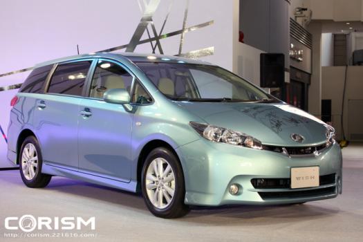 EXILEメンバーのサインが記された新型 ウィッシュ