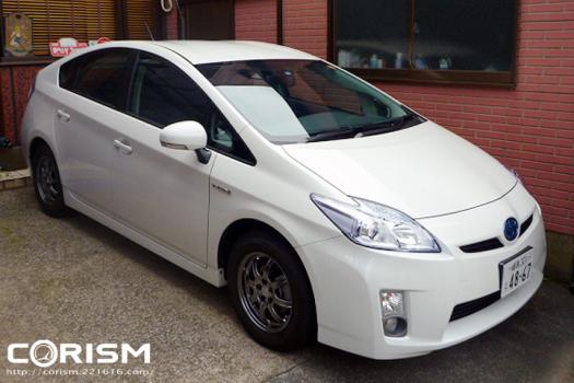 コチラがレイズの軽量ホイール『SUPER ECO』を装着した我が家のプリウス！