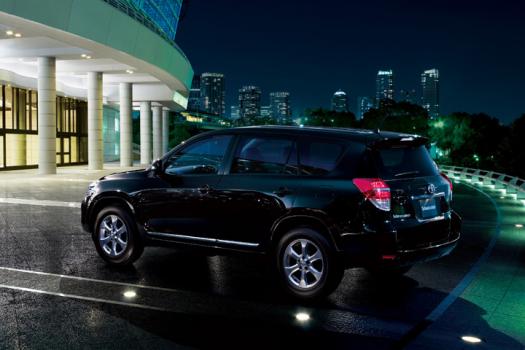 トヨタ ヴァンガード リヤビュー