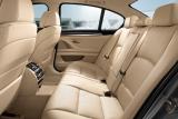 BMW 新型 5シリーズ リヤシート